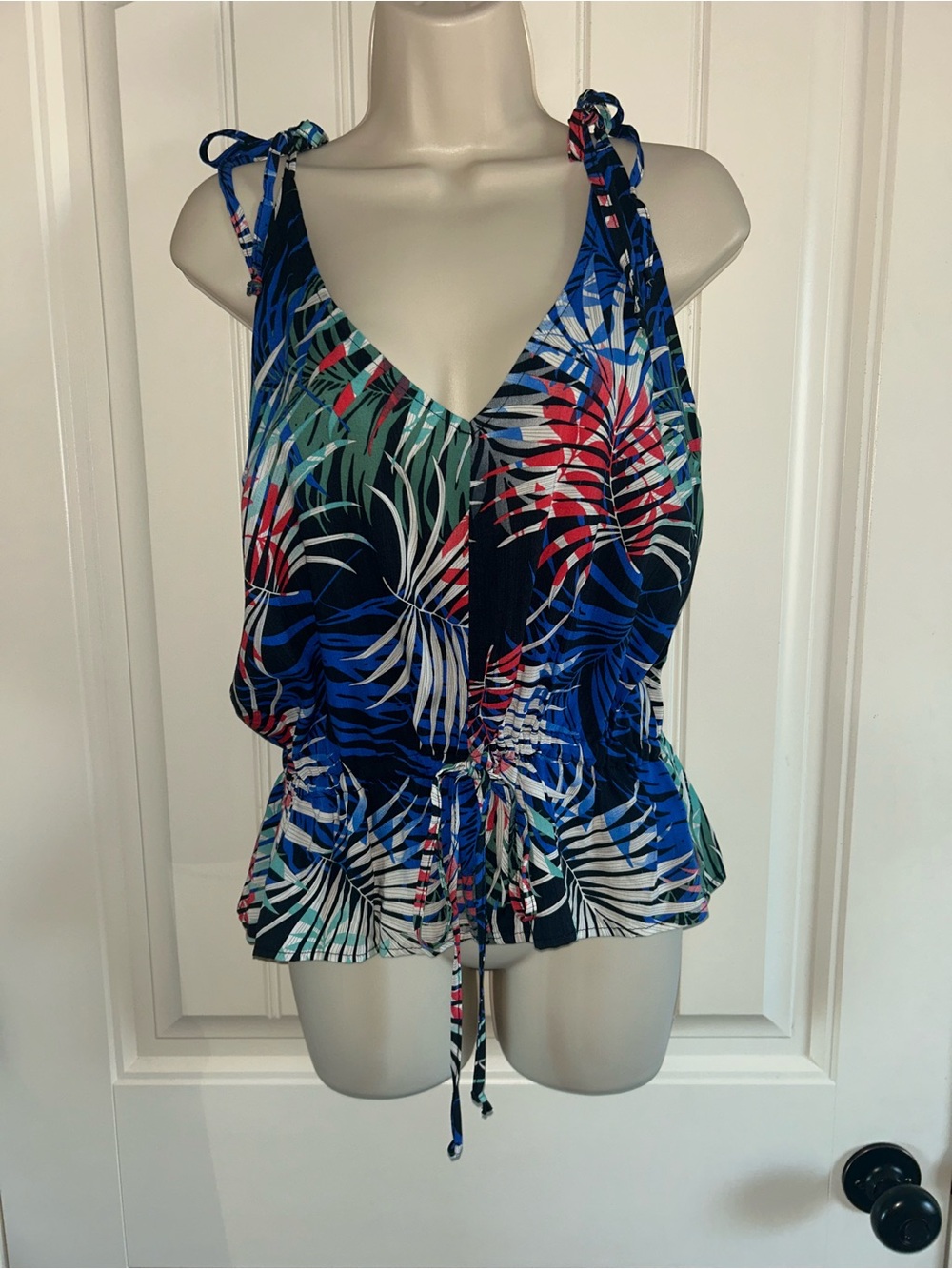 NWT Self Contrast Tropical Print Tie-Front Sleeveless Blouse - Blue Multi Sz S